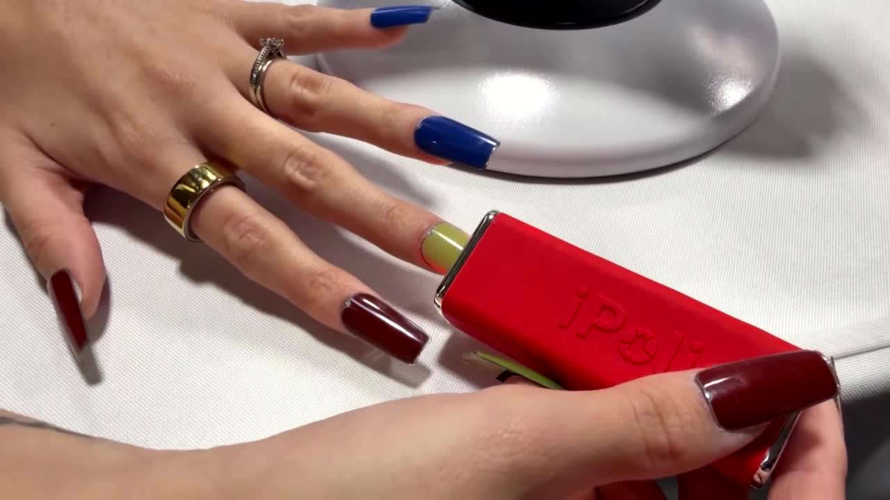 💅 iPolish Smart Digital Color-Changing Nails (App Controlled)