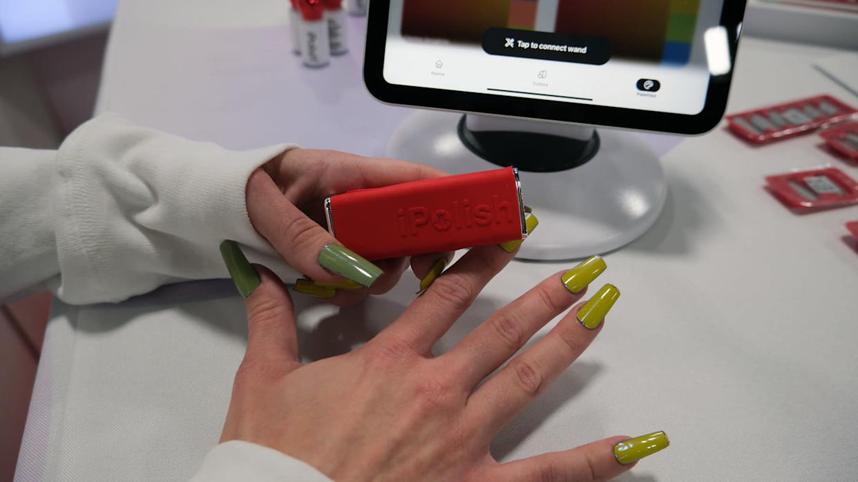 💅 iPolish Smart Digital Color-Changing Nails (App Controlled)